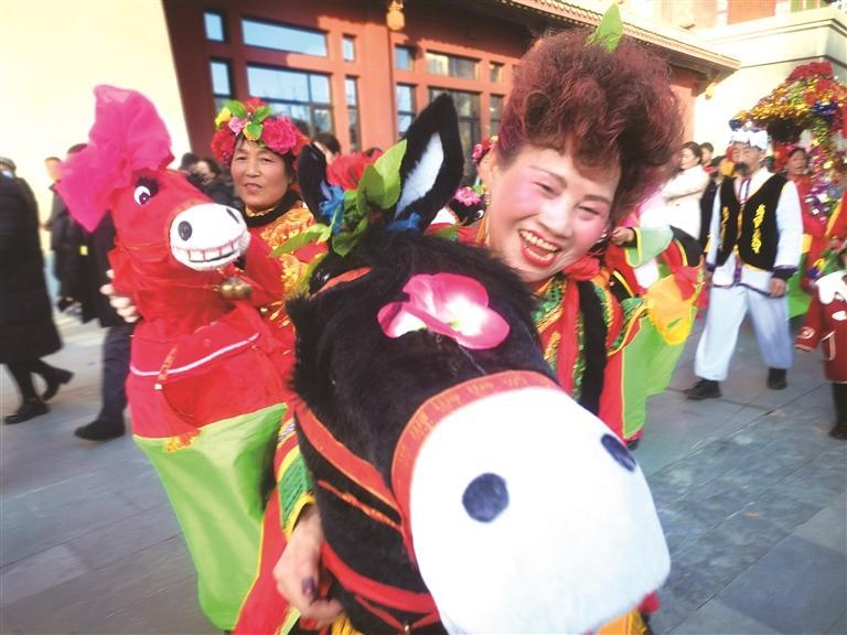 春节期间的社火表演