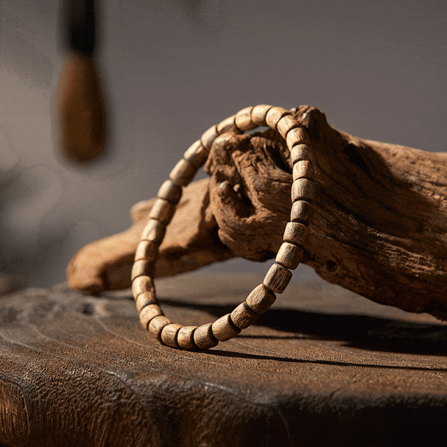 沉香藏家都绕不过的绿奇楠，罕见沉水级，绕腕留奇香，绝了！_凤凰网