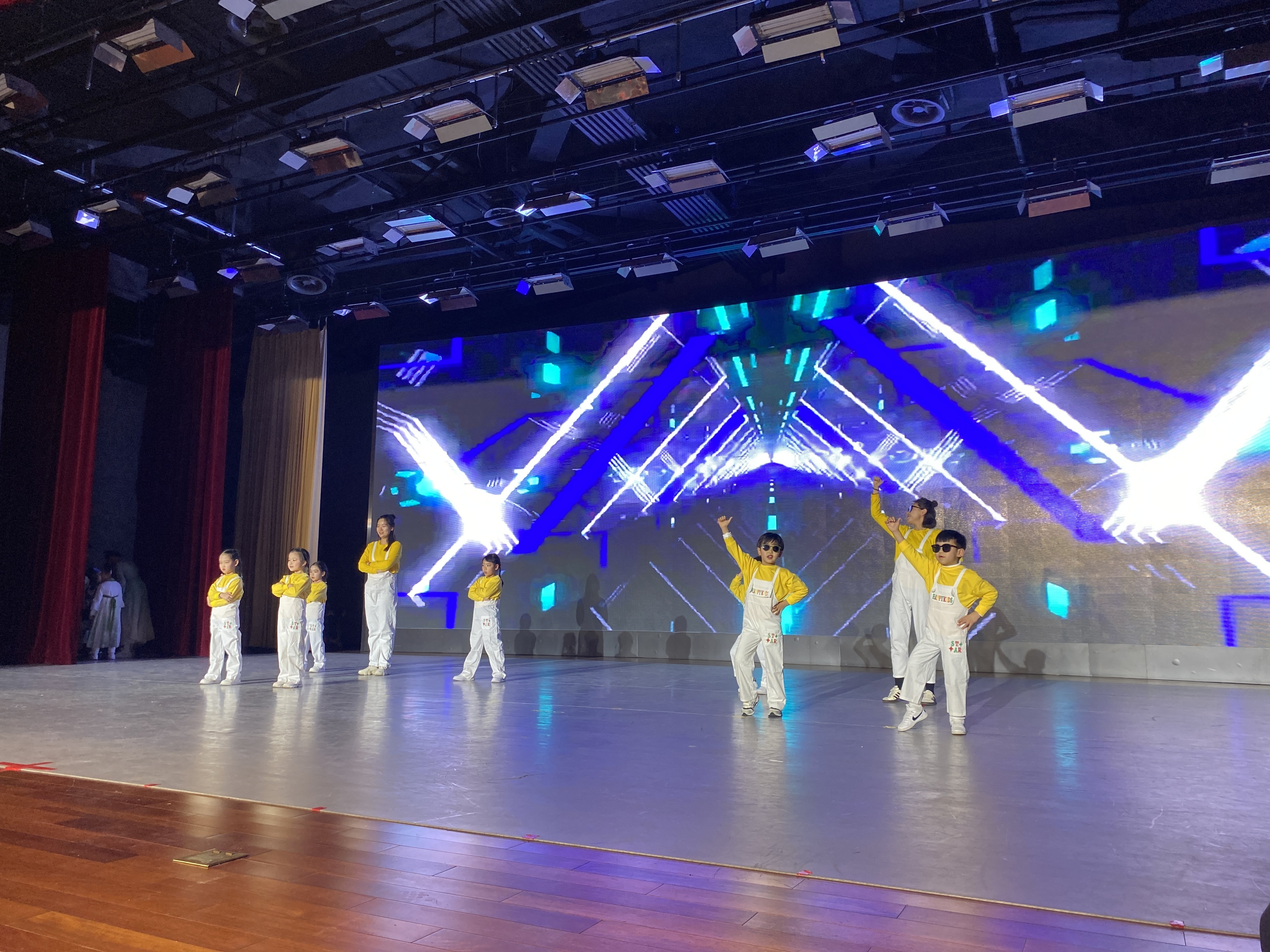 沙子口街道举办崂山区2025年新年校园文化艺术节暨第二届快板艺术节