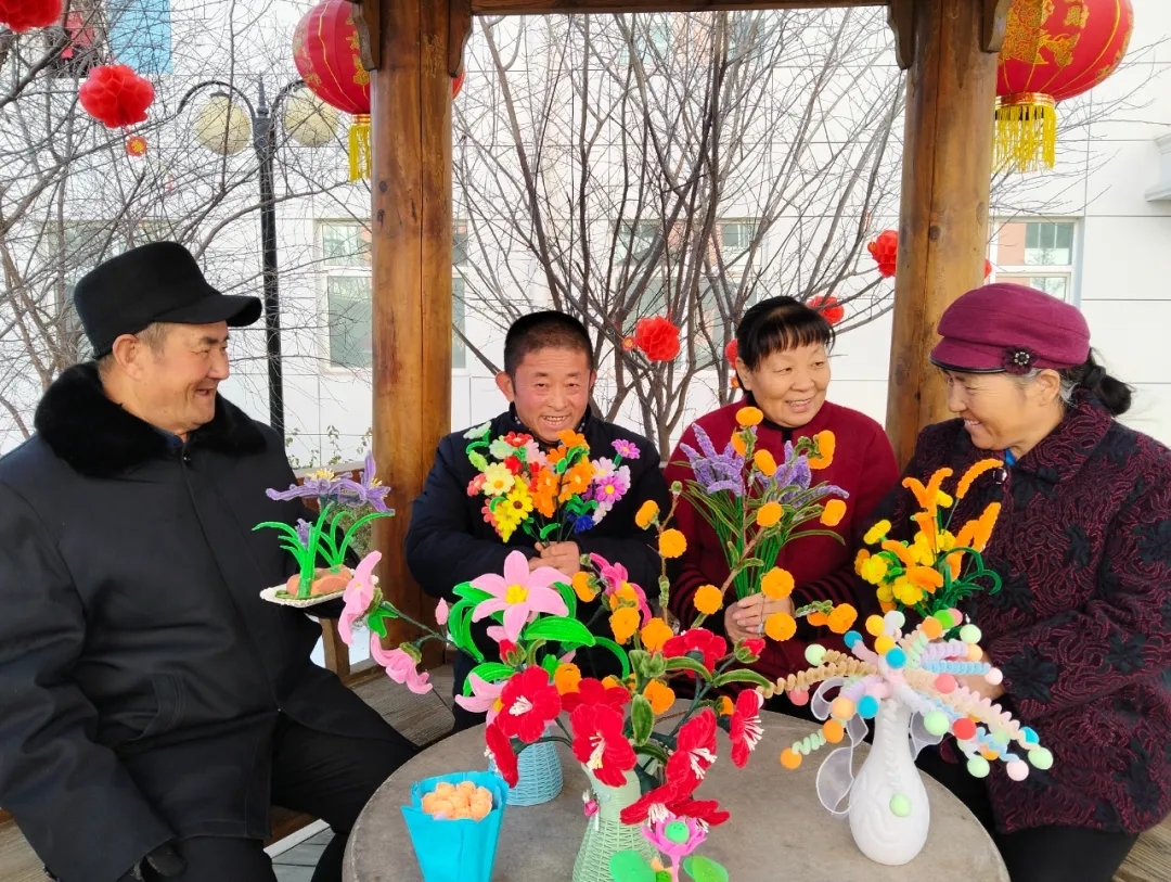 妙手生花乐在指尖　华亭银发族晒幸福日常