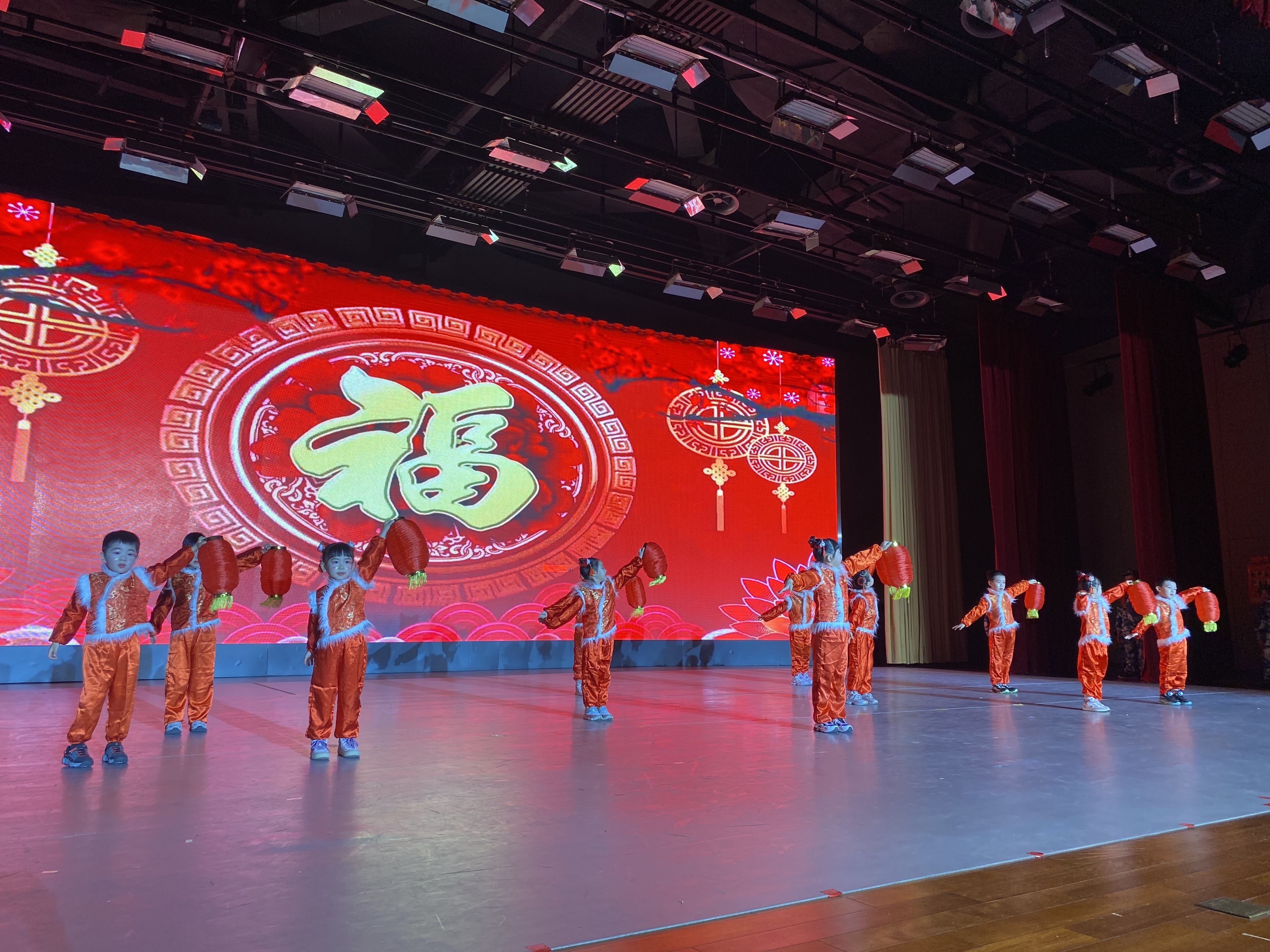 沙子口街道举办崂山区2025年新年校园文化艺术节暨第二届快板艺术节