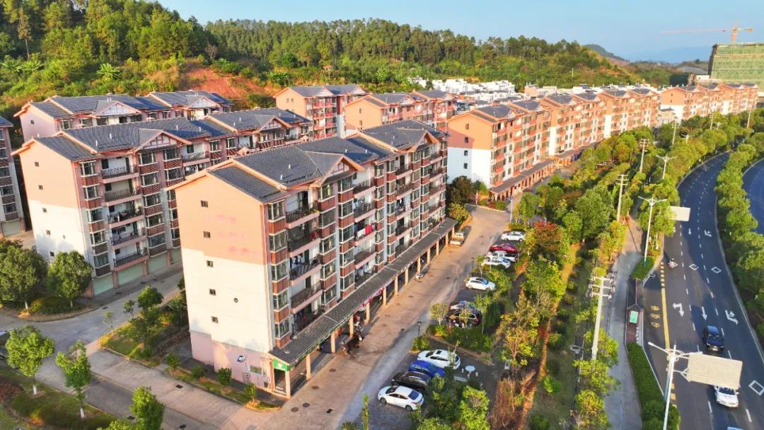 寻乌县生态移民在新家园里安居乐业。袁琛/摄