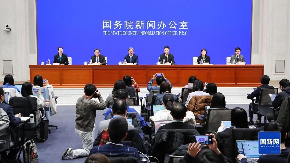 国债没有信用风险,不代表投资国债没风险!央行重磅回应,还谈到人民币汇率、资本市场