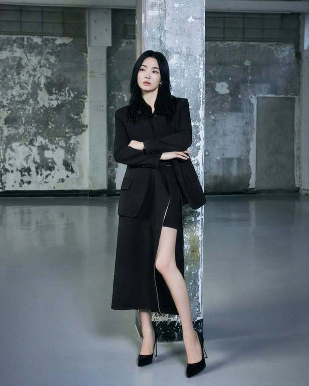 宋慧乔小秀性感。