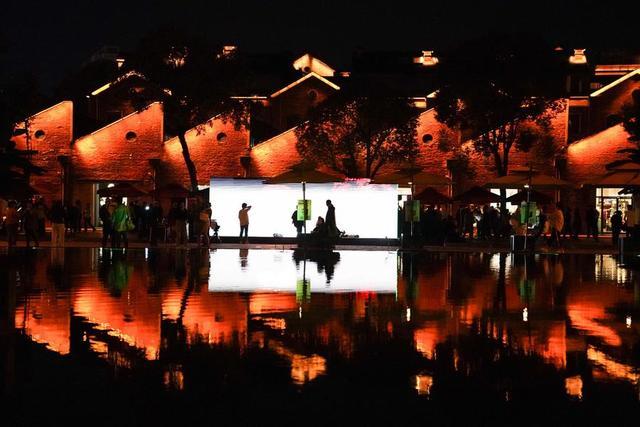 陶溪川夜市。图源：新华社