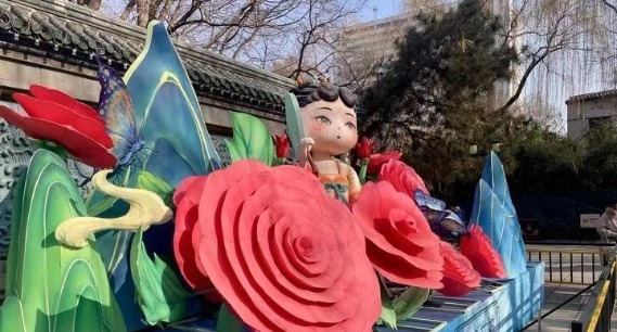 花灯会持续上新!兔王献瑞、玫瑰花神灯组安装完毕凤凰网山东_凤凰网
