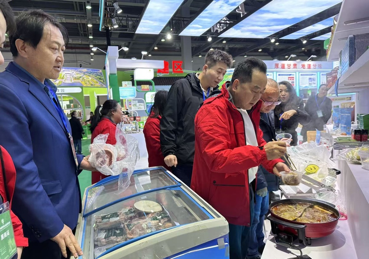 阿克塞走上致富“羊”关道 奏响特色养殖牧羊曲