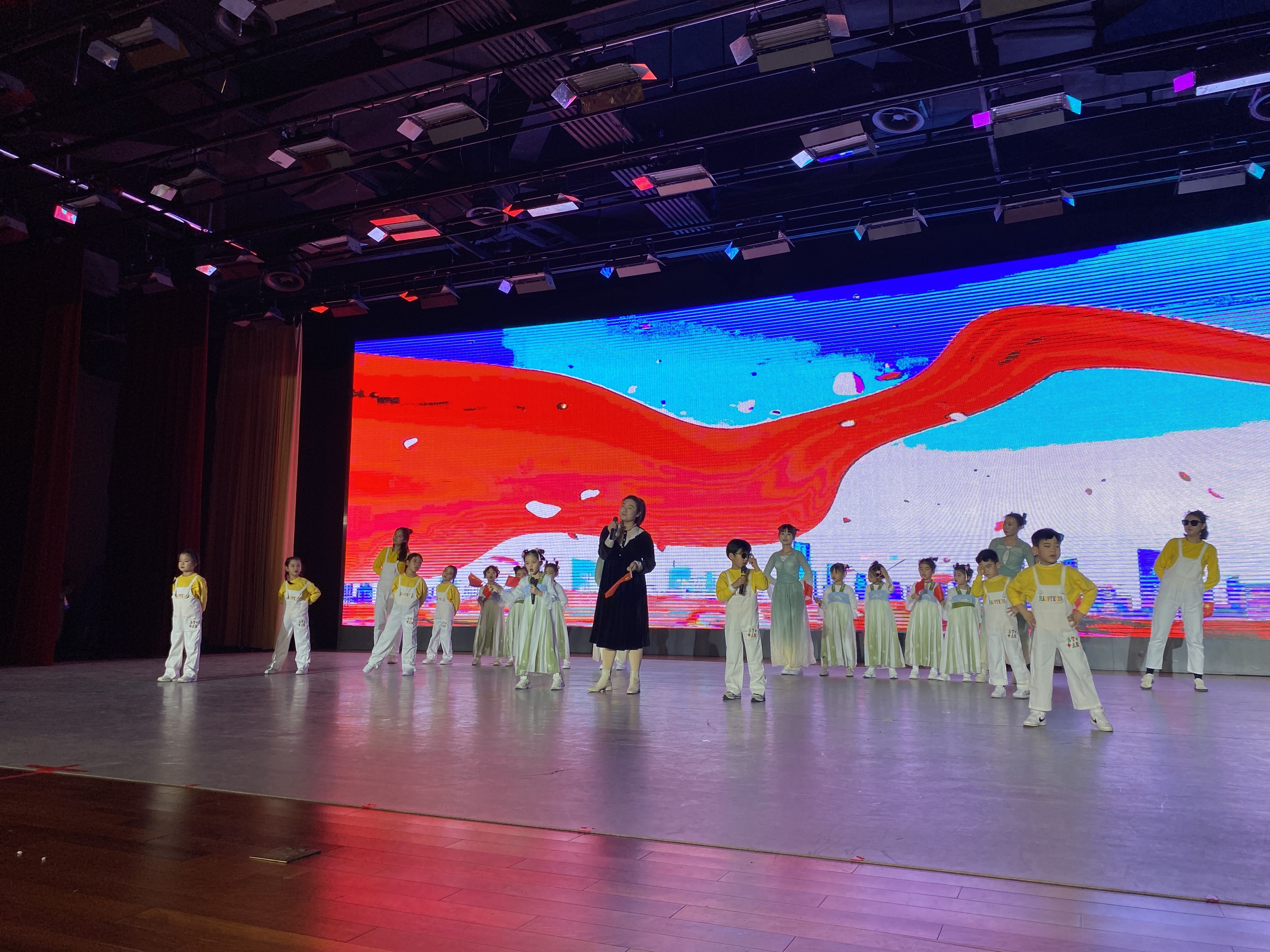 沙子口街道举办崂山区2025年新年校园文化艺术节暨第二届快板艺术节