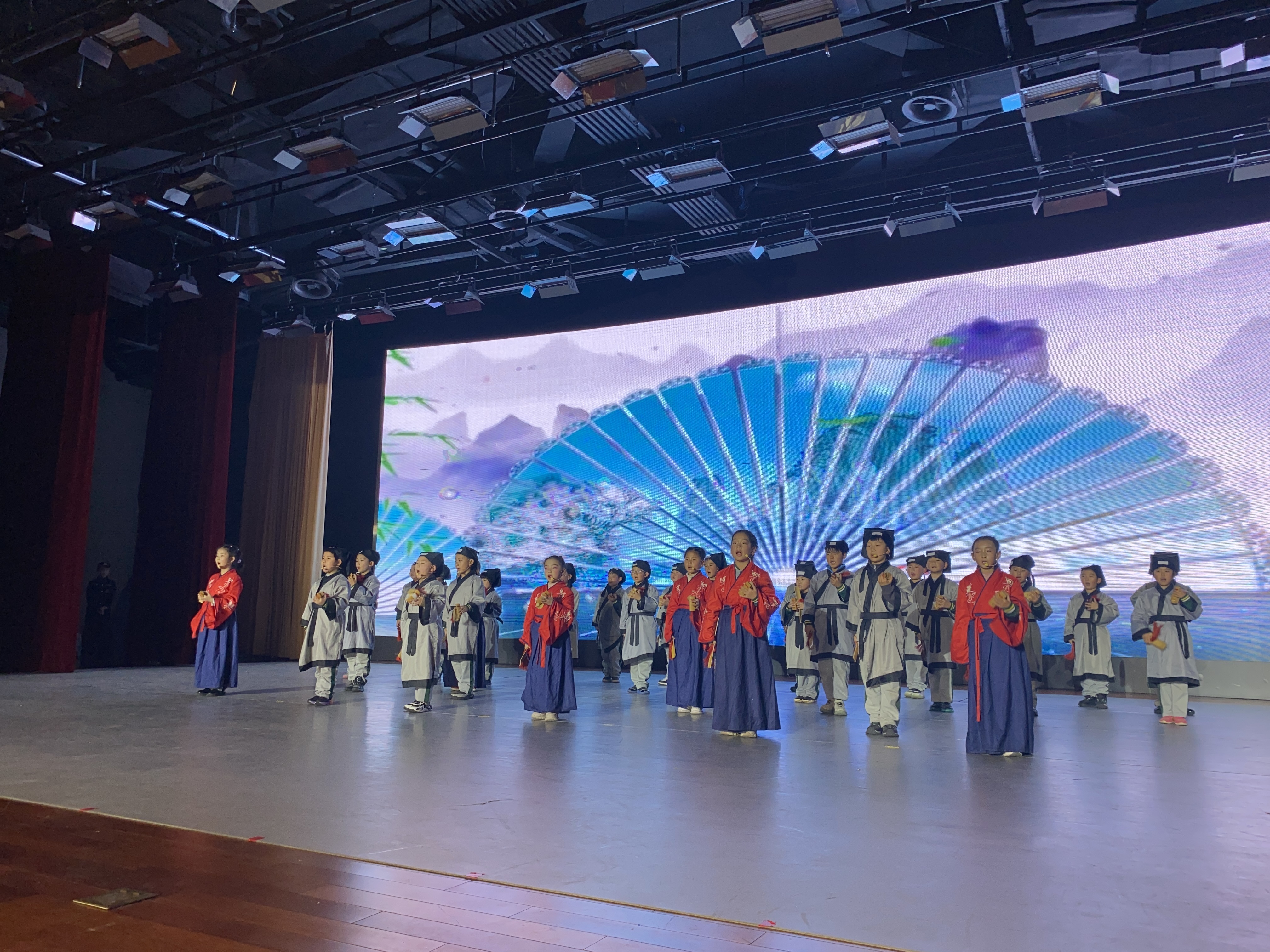 沙子口街道举办崂山区2025年新年校园文化艺术节暨第二届快板艺术节