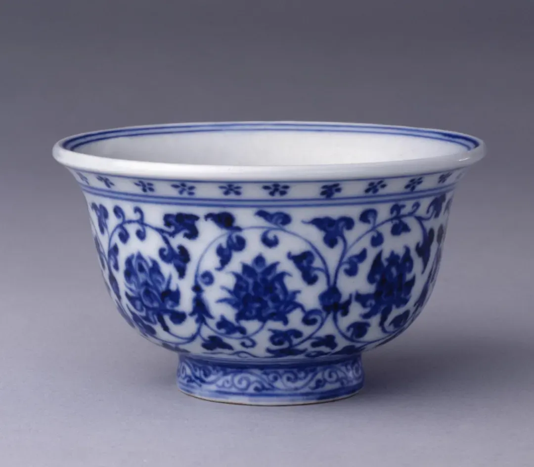 明永乐 青花压手杯（花心） 故宫博物院藏