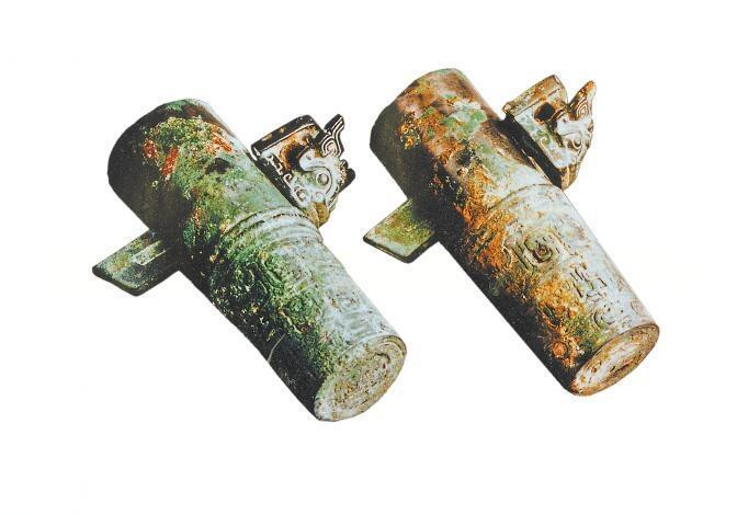 蟠螭纹青铜軎、兽首青铜辖