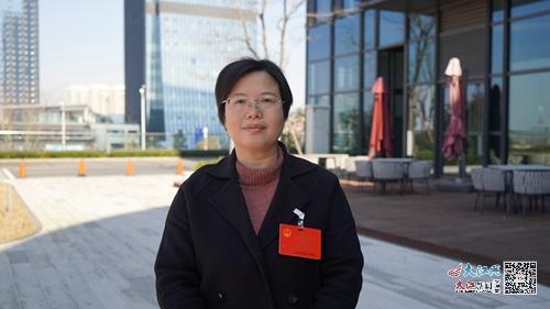 市人大代表、青原区富滩镇党委书记罗红艳