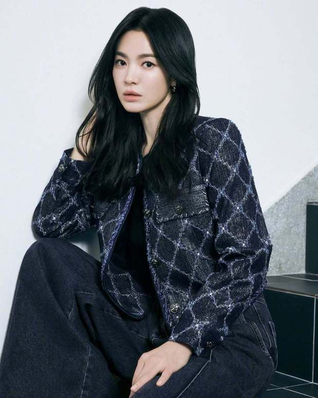 宋慧乔文艺气息满满。