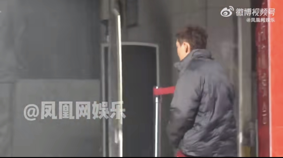 陈伟霆现身央视春晚第二次联排。