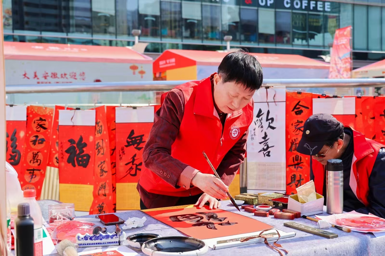 持续九天！罗湖区第一届全国地方特产博览会邀你“扫货过年” ！