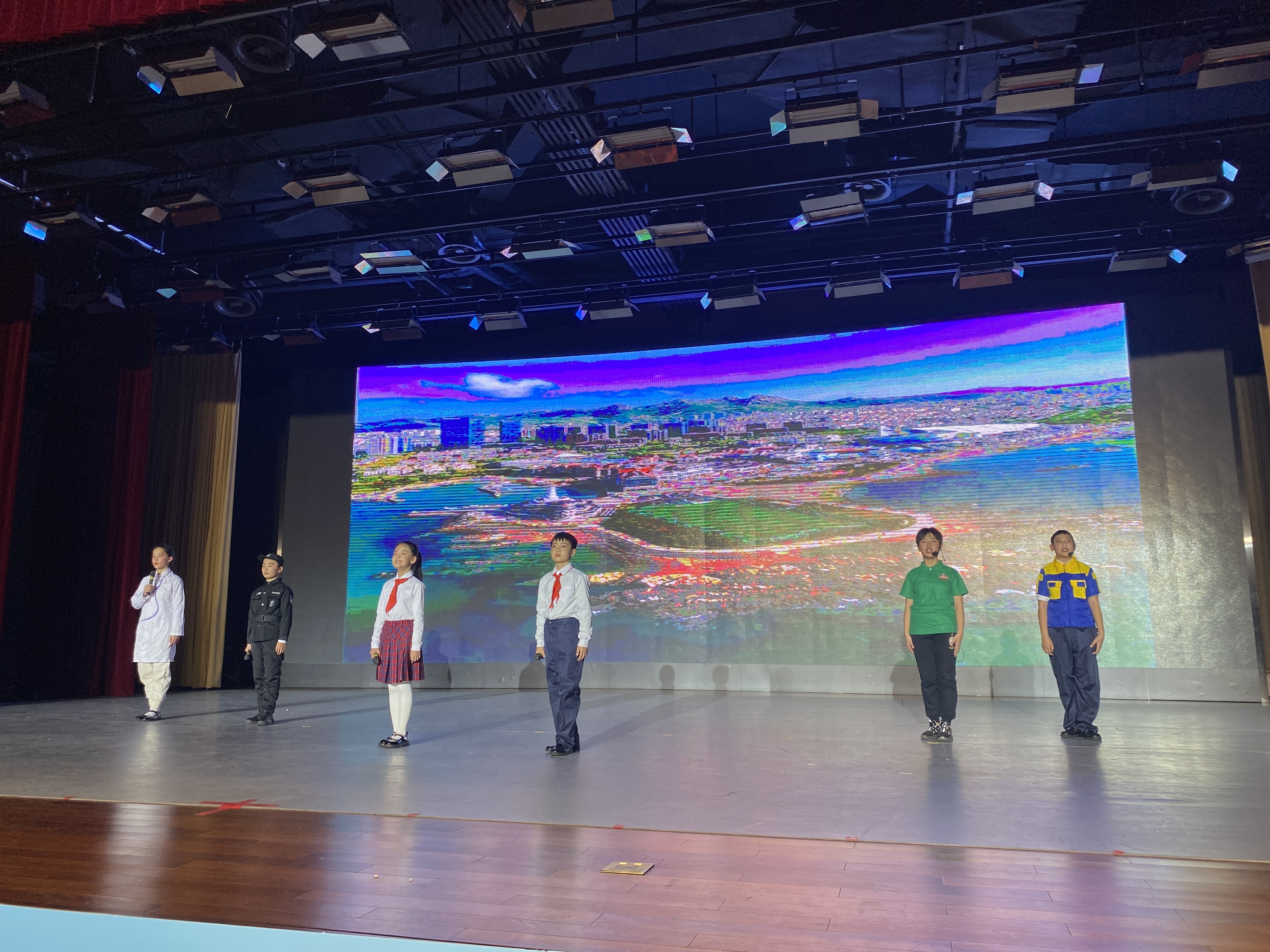 沙子口街道举办崂山区2025年新年校园文化艺术节暨第二届快板艺术节