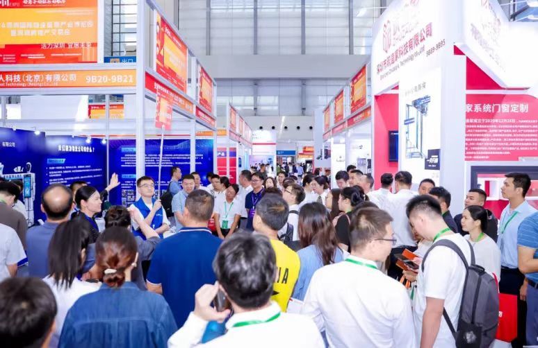 2024年10月12日，深圳物博会暨房交会现场