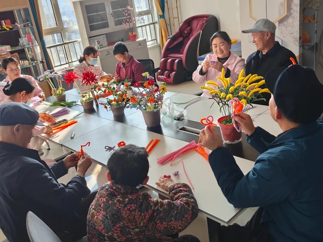 妙手生花乐在指尖　华亭银发族晒幸福日常
