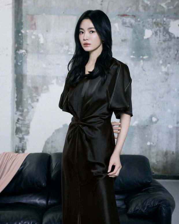 宋慧乔精雅迷人。