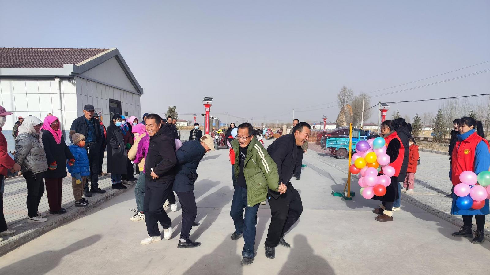 夹弹珠踩气球拔河……永昌乡村趣味运动会主打接地气