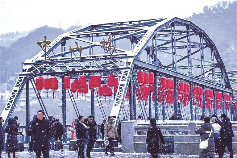 冬游中山桥别具特色