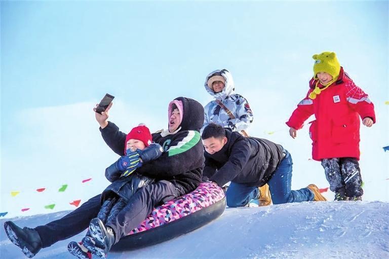 大漠敦煌的冰雪乐趣（每日甘肃网）