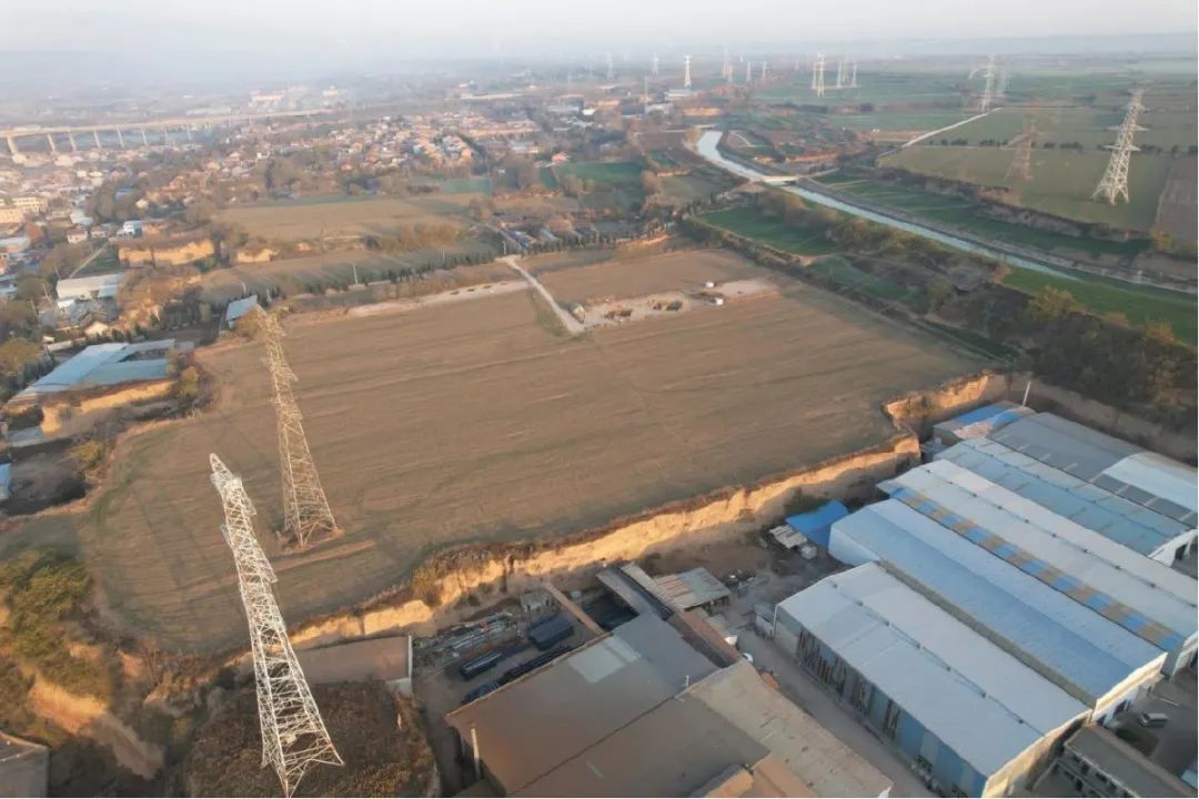 魏家崖遗址（航拍照片），目前，基本可以确认魏家崖遗址是秦都邑“汧(qian)渭之会”。（图片来源：西安发布）