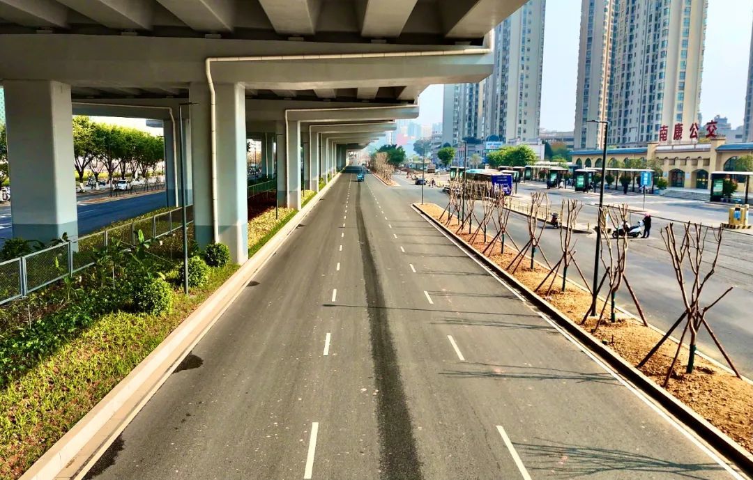 提前半年!赣南大道快速路南康段地面主路通车