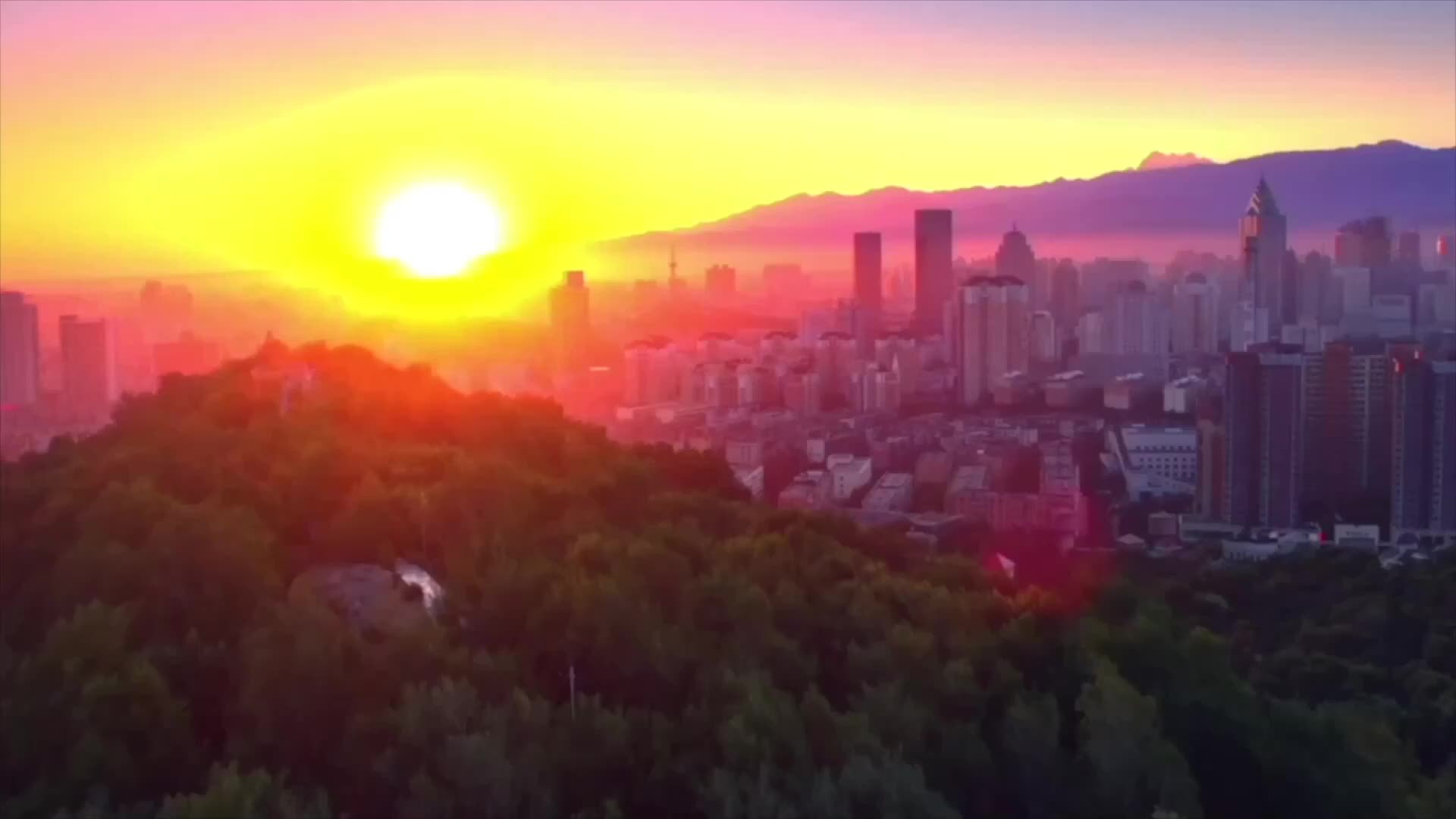 海外话中国｜世界经济论坛总裁博尔格·布伦德：看好中国经济中长期前景