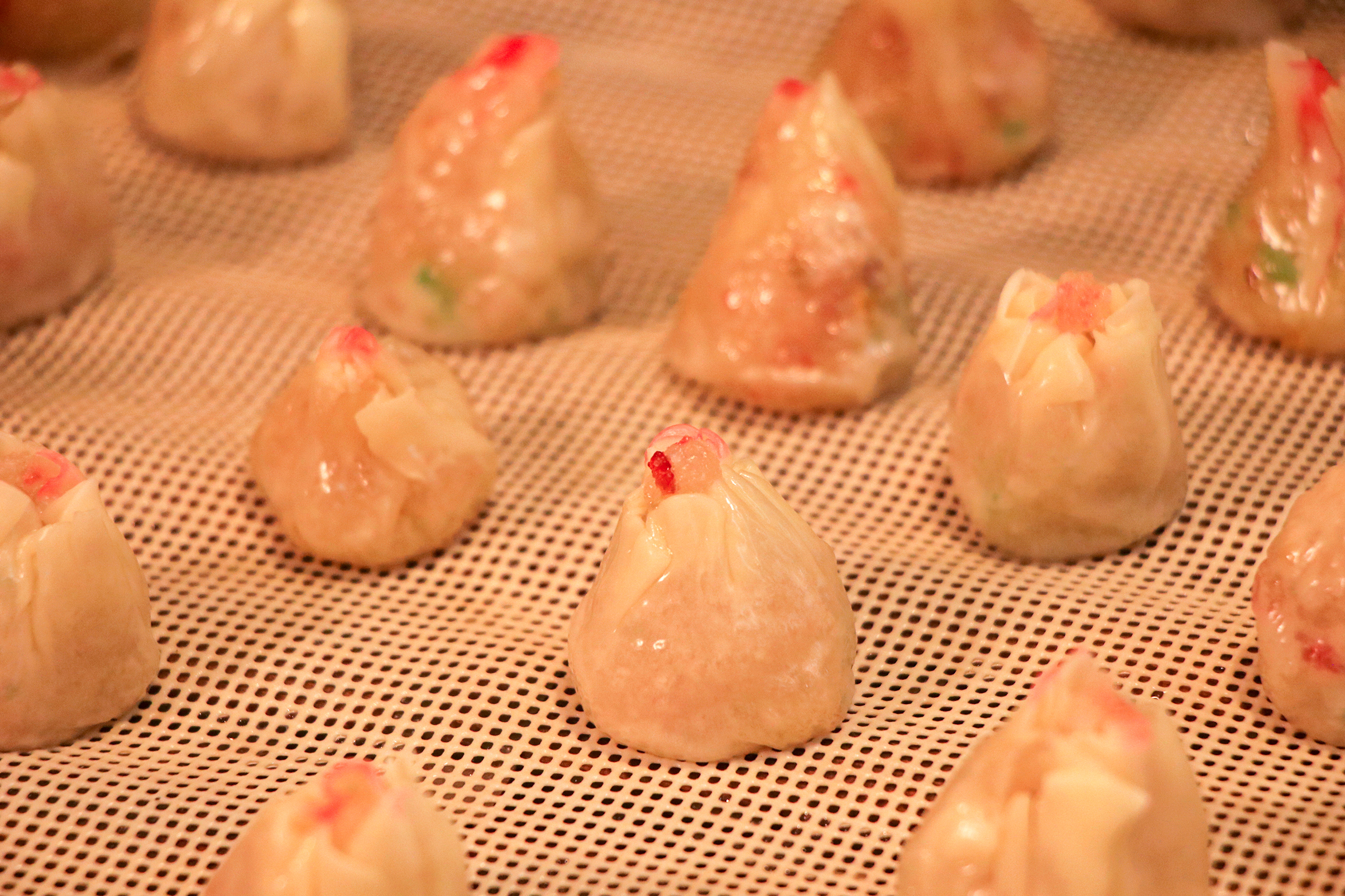 安徽庐江:古法制作非遗美食 庐江小红头