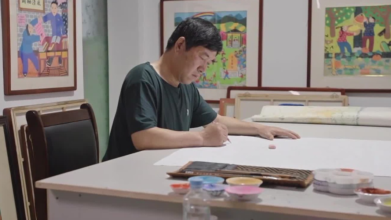 有30多年创作经历，却从未间断过田间劳作，培训班使他的绘画技艺大大提高