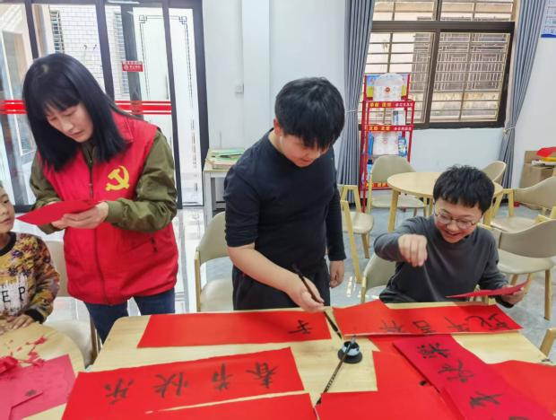 陆丰市:“我在党群服务中心迎新年”情暖城乡润人心