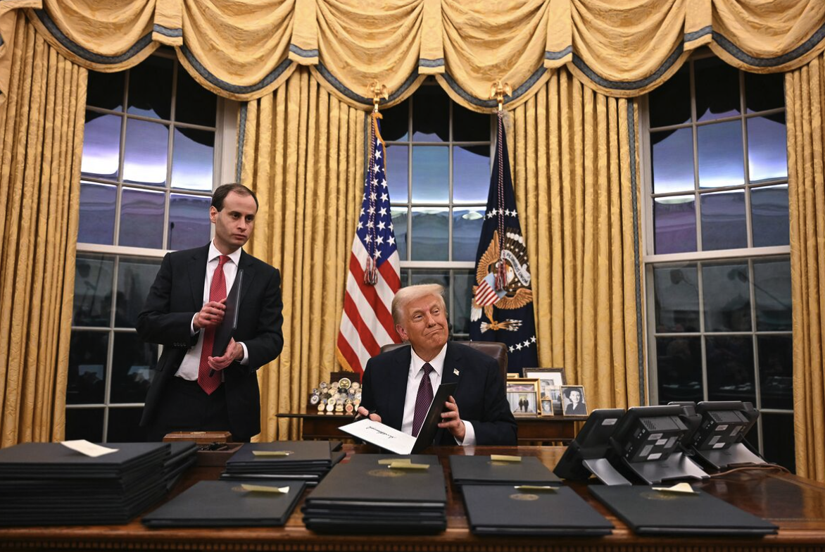 特朗普签署行政令，75天内不得执行TikTok禁令_凤凰网