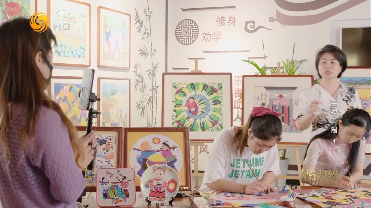 她通过短视频和直播，为埋头专注手艺的匠人打开了通往市场的大门