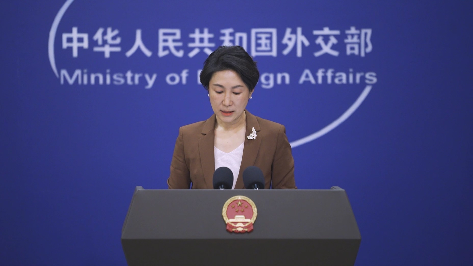 特朗普称希望在上任后100天内访华，外交部回应