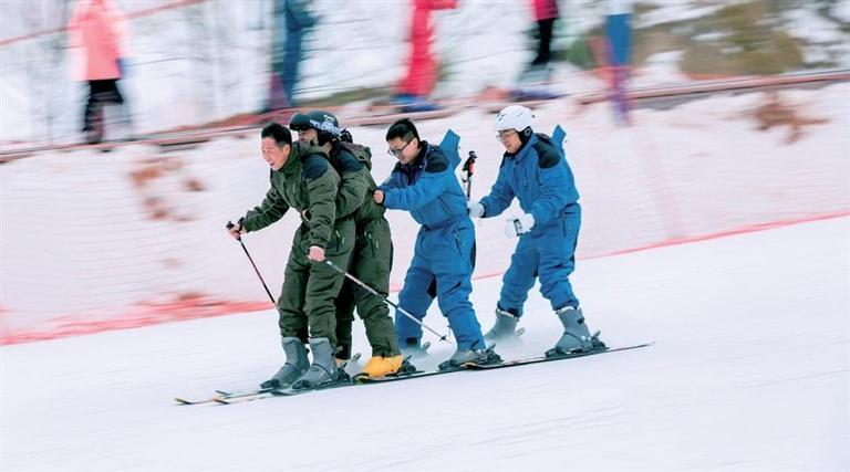 兰州兴隆山滑雪场　新甘肃&middot;甘肃农民报通讯员　刘彦令