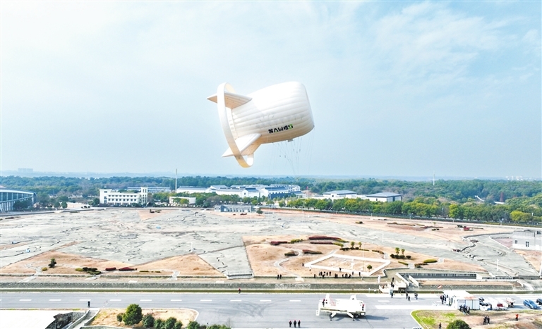 S1000型浮空风力发电系统在共青城市成功试飞（图）