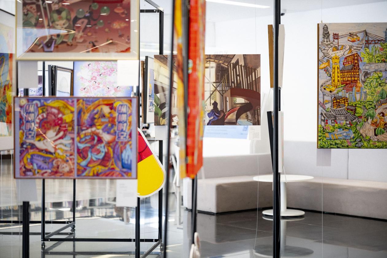 光明区图书馆总馆四楼中庭展区