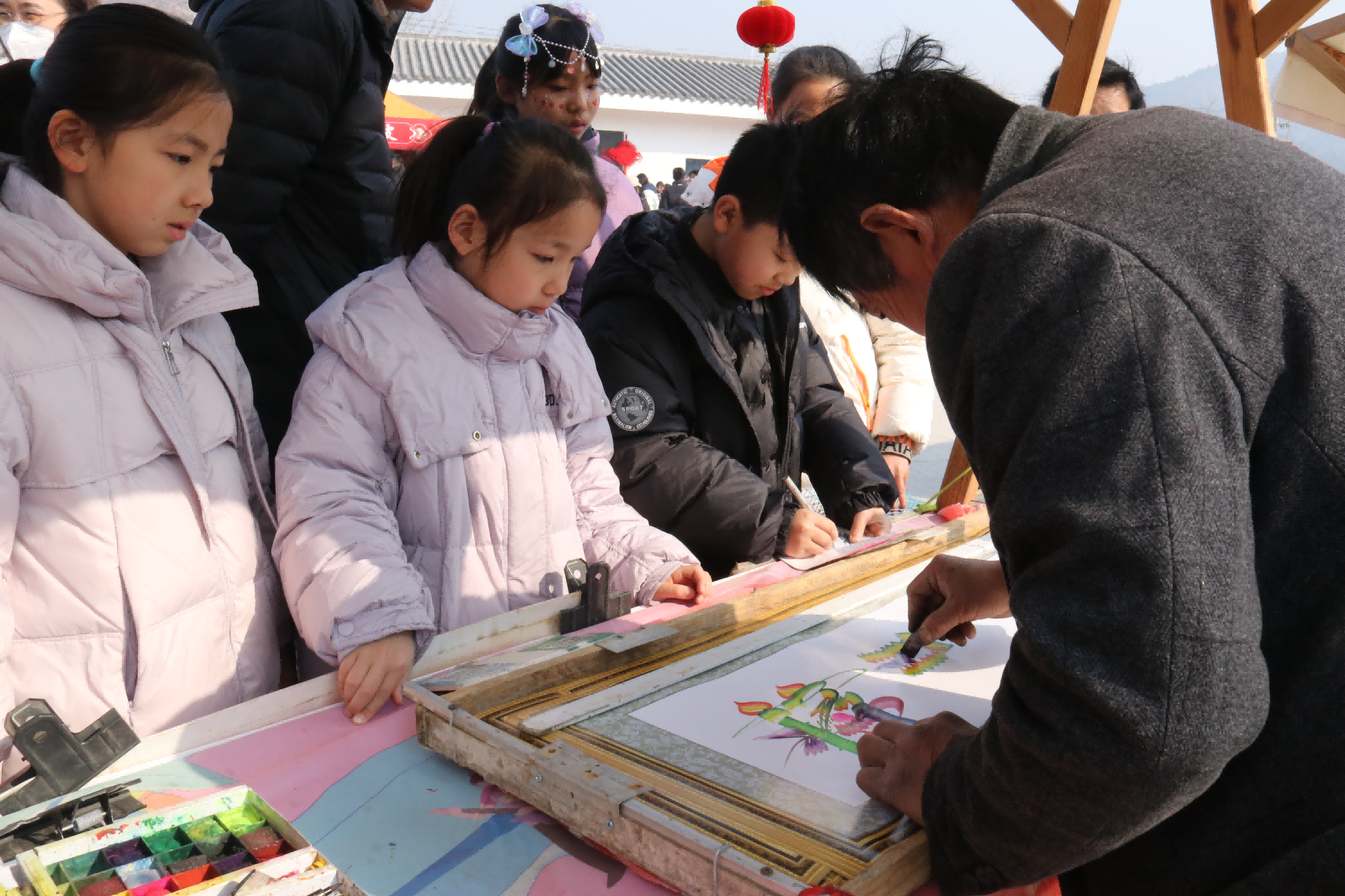 “寻年味、忆乡愁” 淮北市杜集区石台镇梧桐村首届年货节 热闹开集