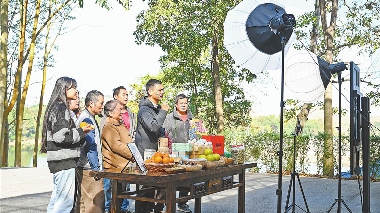 萍乡市湘东区：乡村直播间 乡货变“香”货（图）凤凰网江西_凤凰网