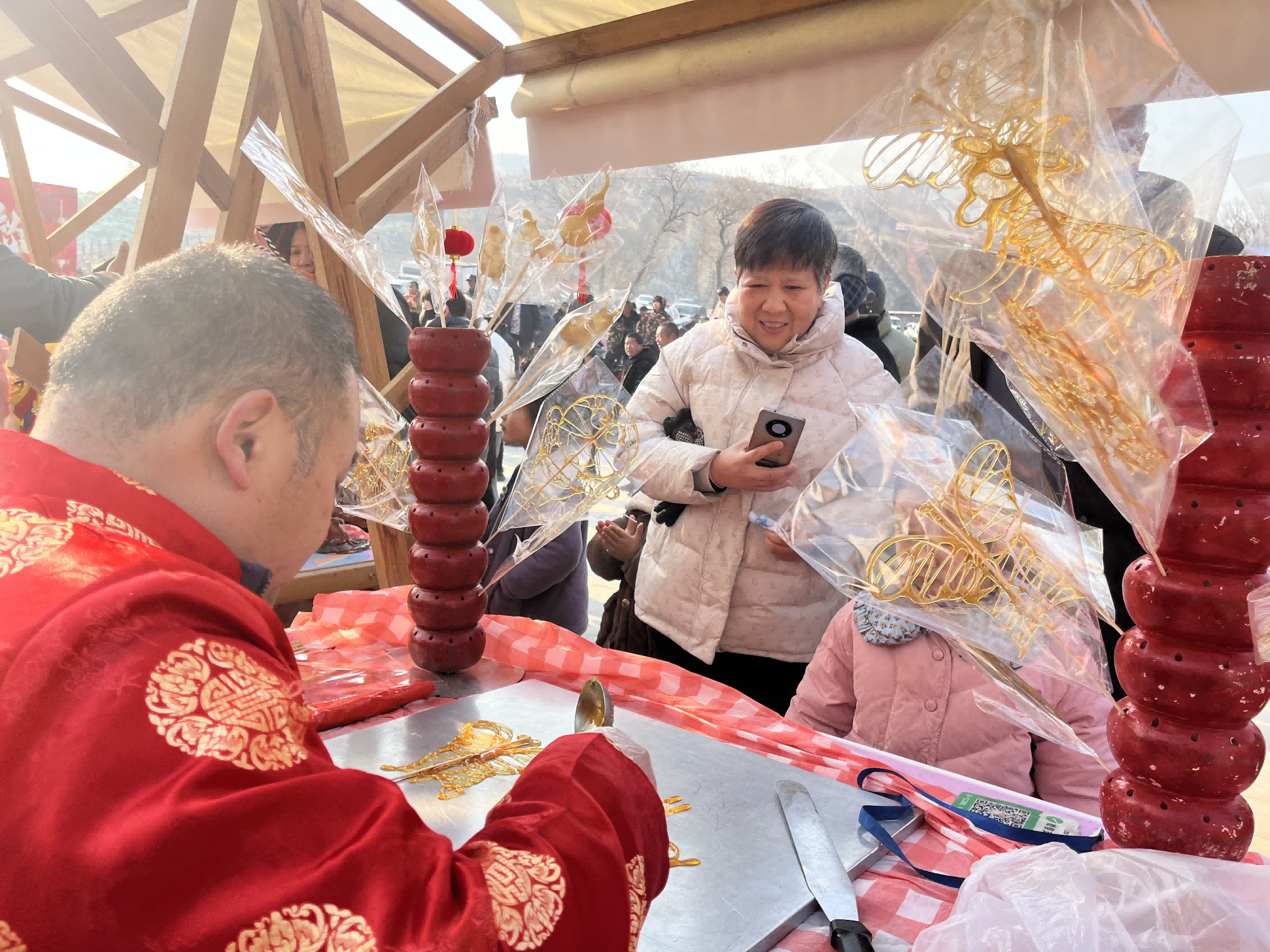 “寻年味、忆乡愁” 淮北市杜集区石台镇梧桐村首届年货节 热闹开集