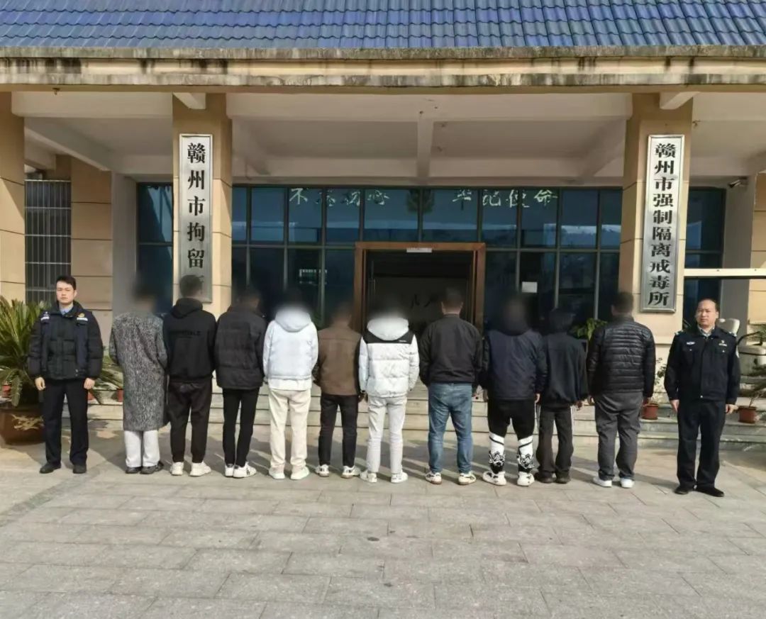 赣州警方严打赌博!一茶庄地下室聚众赌博被查 10人被行政拘留