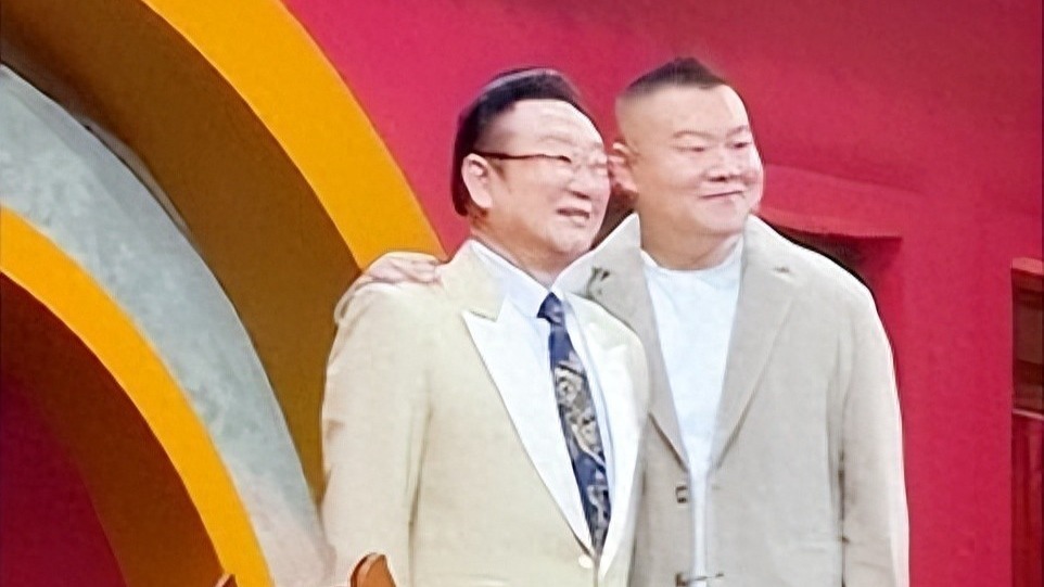 岳云鹏录制天津春晚，与蒋大为合唱《五环之歌》，激动到找不到调封面图