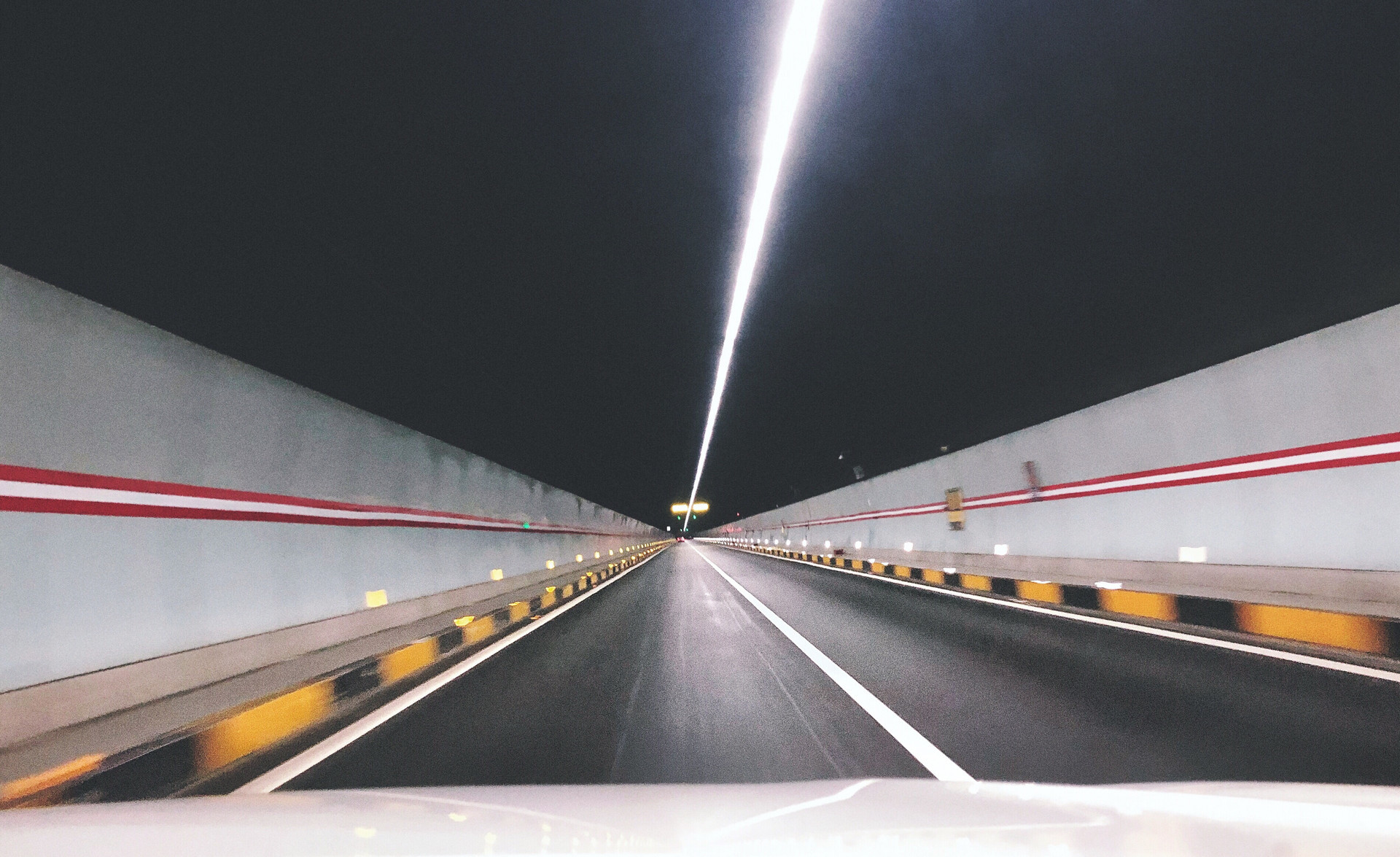 道路全长1045米 西海岸新区太行山路隧道正式通车