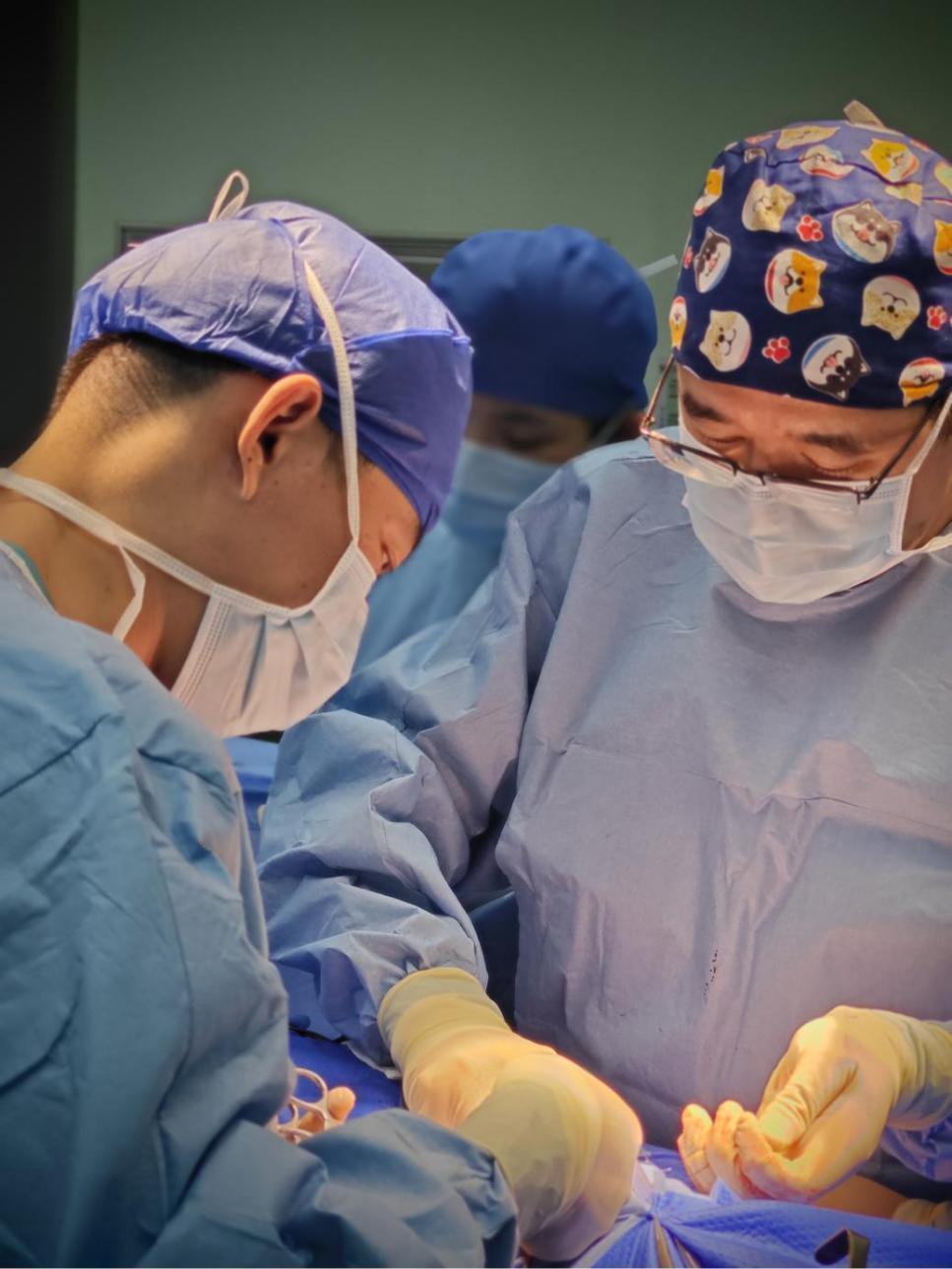 做完甲状腺肿瘤切除术后，外籍患者点赞深圳市人民医院龙华分院甲乳外科！