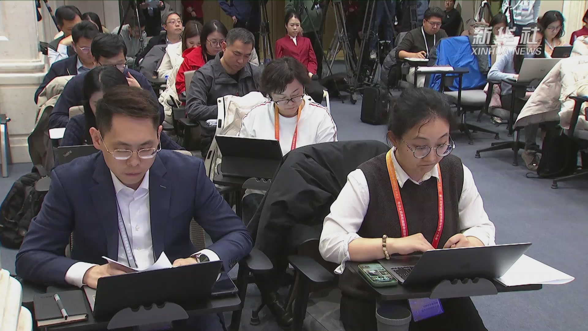 工信部：加力实施制造业重点产业链高质量发展行动 促进新兴产业和未来产业创新发展