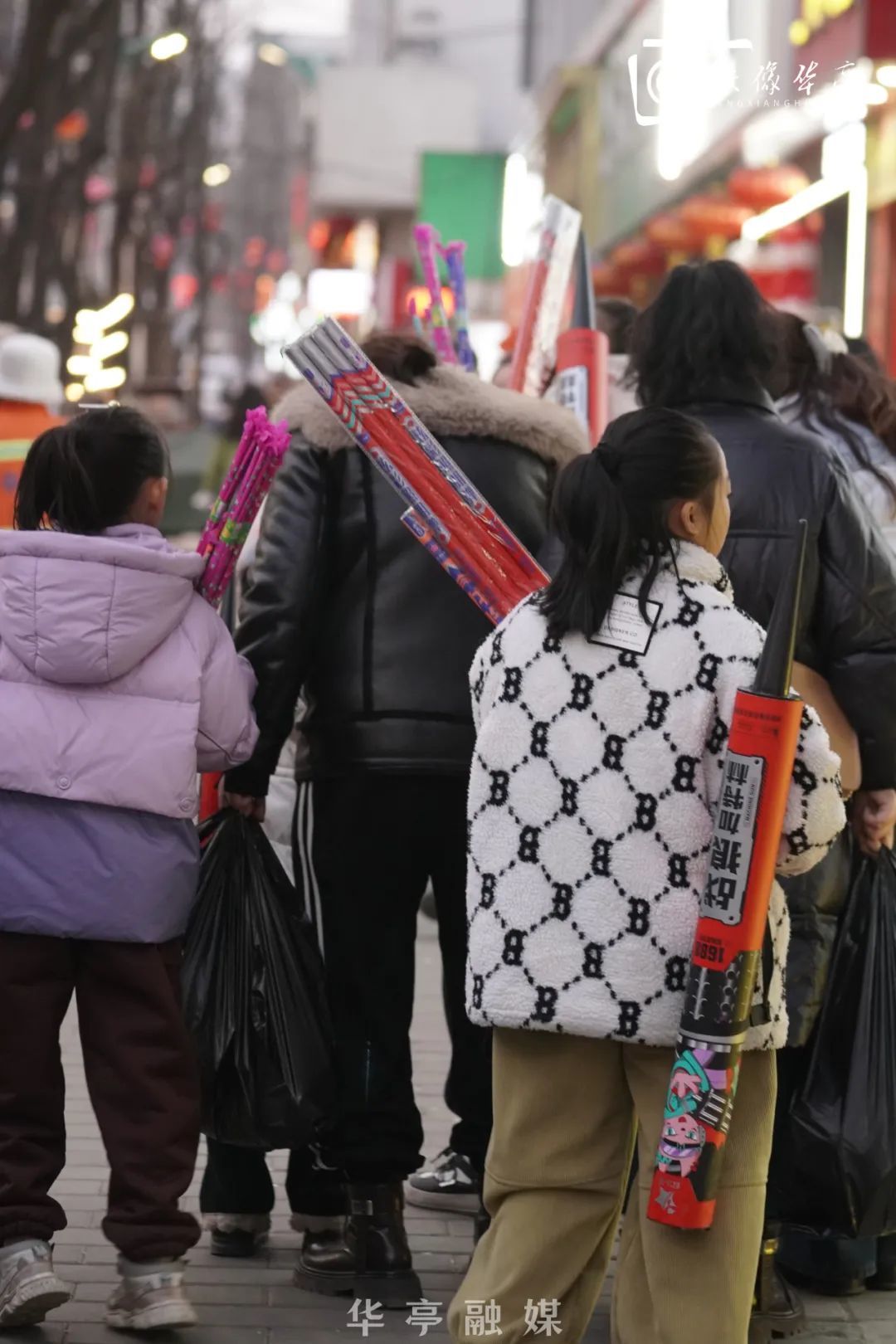 “氛围组”就位　华亭年味藏不住了