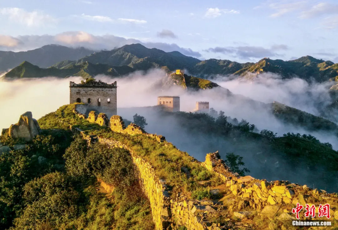 保定雄浑壮美的石窝长城。孟园园 摄