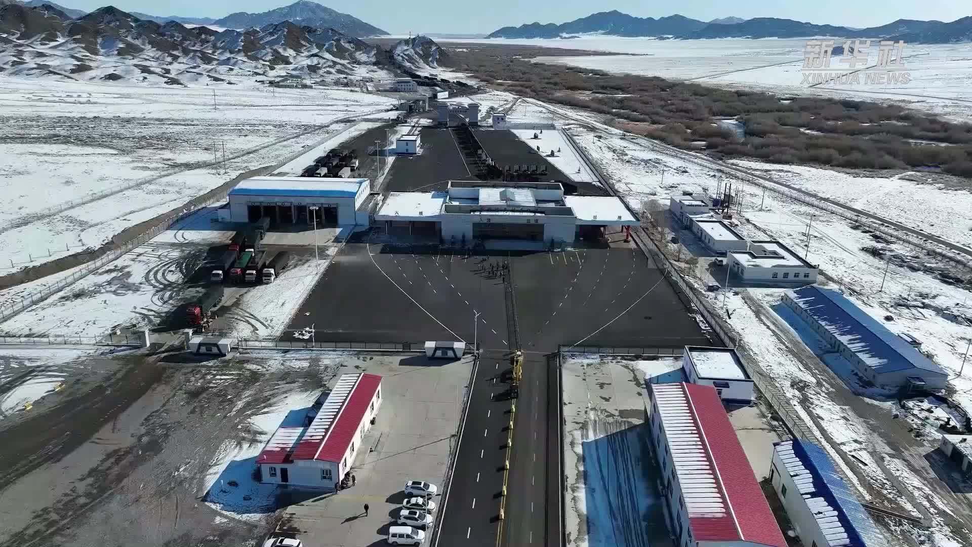 新疆塔克什肯口岸2024年出入境客流车流创新高