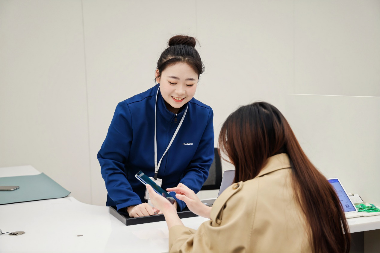 华为服务不打烊 贴心守护满新春